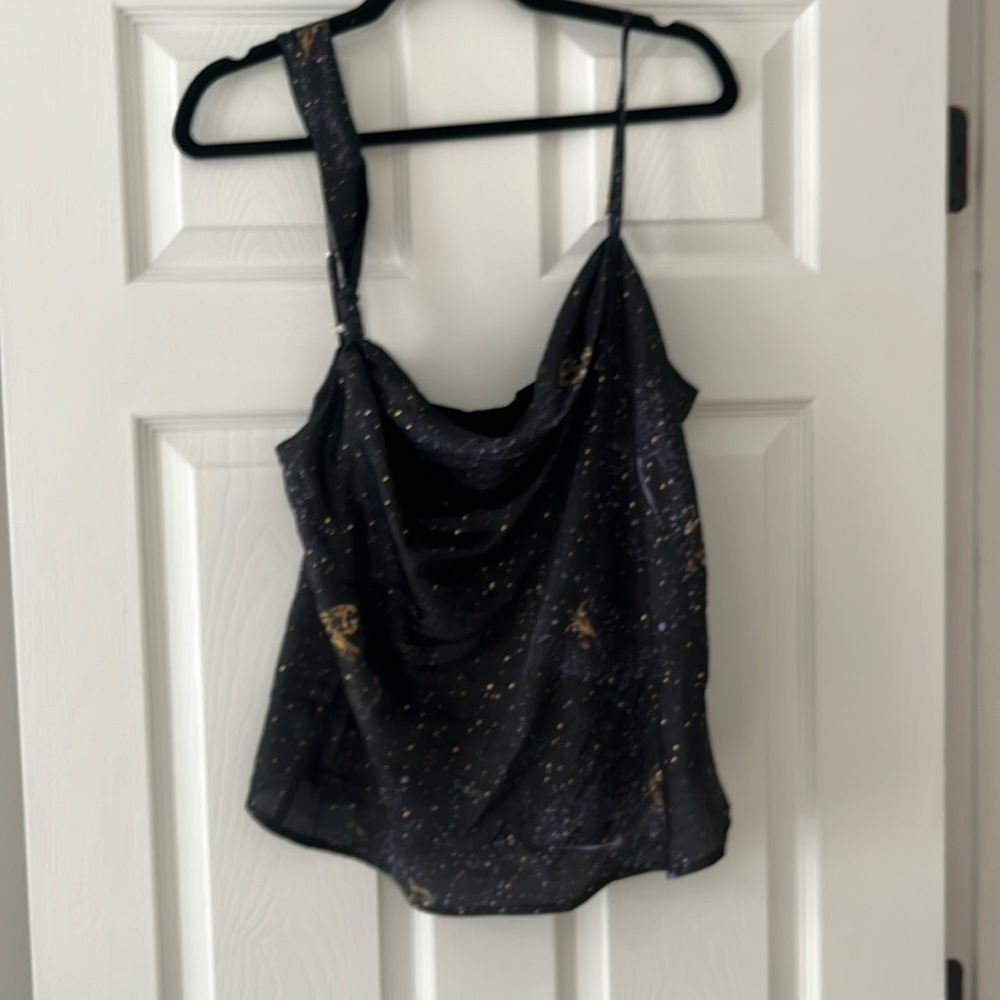 Song of style tank size XL